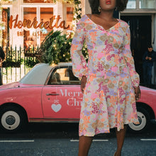Load image into Gallery viewer, 70s Floral Print Dress