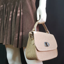 Load image into Gallery viewer, Online Vintage Shop, Vintage Clothing Boutique, Vintage, Women's Clothing, Seconhand, Distressed Vintage Designs, Sustainable Fashion