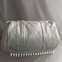 Load image into Gallery viewer, Online Vintage Shop, Vintage Clothing Boutique, Vintage, Women's Clothing, Seconhand, Distressed Vintage Designs, Sustainable Fashion