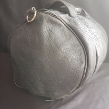 Load image into Gallery viewer, Online Vintage Shop, Vintage Clothing Boutique, Vintage, Women's Clothing, Seconhand, Distressed Vintage Designs, Sustainable Fashion