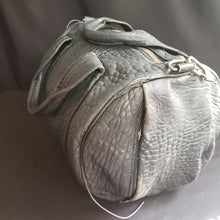 Load image into Gallery viewer, Online Vintage Shop, Vintage Clothing Boutique, Vintage, Women's Clothing, Seconhand, Distressed Vintage Designs, Sustainable Fashion