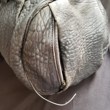 Load image into Gallery viewer, Online Vintage Shop, Vintage Clothing Boutique, Vintage, Women's Clothing, Seconhand, Distressed Vintage Designs, Sustainable Fashion