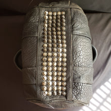 Load image into Gallery viewer, Online Vintage Shop, Vintage Clothing Boutique, Vintage, Women's Clothing, Seconhand, Distressed Vintage Designs, Sustainable Fashion