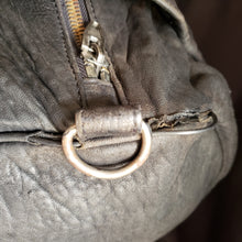 Load image into Gallery viewer, Online Vintage Shop, Vintage Clothing Boutique, Vintage, Women's Clothing, Seconhand, Distressed Vintage Designs, Sustainable Fashion