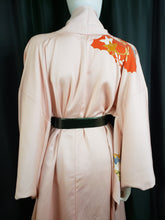 Load image into Gallery viewer, Online Vintage Shop, Vintage Clothing Boutique, Vintage, Women's Clothing, Seconhand, Distressed Vintage Designs, Sustainable Fashion