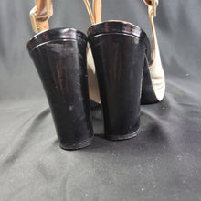 Load image into Gallery viewer, Online Vintage Shop, Vintage Clothing Boutique, Vintage, Women's Clothing, Seconhand, Distressed Vintage Designs, Sustainable Fashion