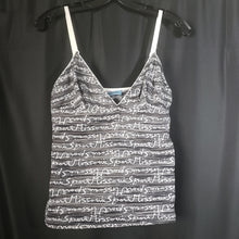 Load image into Gallery viewer, Online Vintage Shop, Vintage Clothing Boutique, Vintage, Women's Clothing, Seconhand, Distressed Vintage Designs, Sustainable Fashion