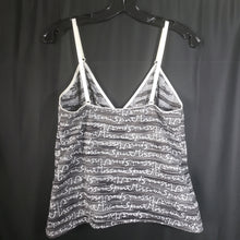 Load image into Gallery viewer, Online Vintage Shop, Vintage Clothing Boutique, Vintage, Women's Clothing, Seconhand, Distressed Vintage Designs, Sustainable Fashion