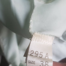 Load image into Gallery viewer, Online Vintage Shop, Vintage Clothing Boutique, Vintage, Women's Clothing, Seconhand, Distressed Vintage Designs, Sustainable Fashion