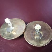 Load image into Gallery viewer, Online Vintage Shop, Vintage Clothing Boutique, Vintage, Women's Clothing, Seconhand, Distressed Vintage Designs, Sustainable Fashion