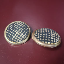 Load image into Gallery viewer, Online Vintage Shop, Vintage Clothing Boutique, Vintage, Women's Clothing, Seconhand, Distressed Vintage Designs, Sustainable Fashion