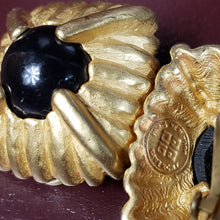 Load image into Gallery viewer, Online Vintage Shop, Vintage Clothing Boutique, Vintage, Women's Clothing, Seconhand, Distressed Vintage Designs, Sustainable Fashion