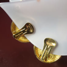 Load image into Gallery viewer, Online Vintage Shop, Vintage Clothing Boutique, Vintage, Women's Clothing, Seconhand, Distressed Vintage Designs, Sustainable Fashion