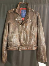 Load image into Gallery viewer, Online Vintage Shop, Vintage Clothing Boutique, Vintage, Women's Clothing, Seconhand, Distressed Vintage Designs, Sustainable Fashion