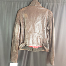 Load image into Gallery viewer, Online Vintage Shop, Vintage Clothing Boutique, Vintage, Women's Clothing, Seconhand, Distressed Vintage Designs, Sustainable Fashion