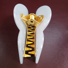 Load image into Gallery viewer, Online Vintage Shop, Vintage Clothing Boutique, Vintage, Women's Clothing, Seconhand, Distressed Vintage Designs, Sustainable Fashion