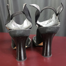 Load image into Gallery viewer, Online Vintage Shop, Vintage Clothing Boutique, Vintage, Women's Clothing, Seconhand, Distressed Vintage Designs, Sustainable Fashion