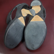 Load image into Gallery viewer, Online Vintage Shop, Vintage Clothing Boutique, Vintage, Women's Clothing, Seconhand, Distressed Vintage Designs, Sustainable Fashion