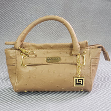 Load image into Gallery viewer, Online Vintage Shop, Vintage Clothing Boutique, Vintage, Women's Clothing, Seconhand, Distressed Vintage Designs, Sustainable Fashion