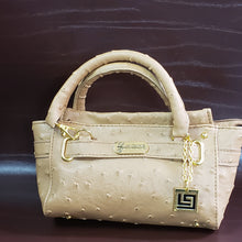 Load image into Gallery viewer, Online Vintage Shop, Vintage Clothing Boutique, Vintage, Women's Clothing, Seconhand, Distressed Vintage Designs, Sustainable Fashion