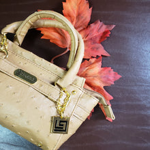 Load image into Gallery viewer, Online Vintage Shop, Vintage Clothing Boutique, Vintage, Women's Clothing, Seconhand, Distressed Vintage Designs, Sustainable Fashion