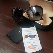 Load image into Gallery viewer, Online Vintage Shop, Vintage Clothing Boutique, Vintage, Women's Clothing, Seconhand, Distressed Vintage Designs, Sustainable Fashion