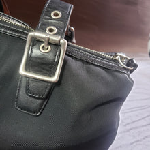 Load image into Gallery viewer, Online Vintage Shop, Vintage Clothing Boutique, Vintage, Women's Clothing, Seconhand, Distressed Vintage Designs, Sustainable Fashion