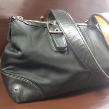 Load image into Gallery viewer, Online Vintage Shop, Vintage Clothing Boutique, Vintage, Women's Clothing, Seconhand, Distressed Vintage Designs, Sustainable Fashion