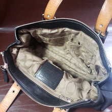 Load image into Gallery viewer, Online Vintage Shop, Vintage Clothing Boutique, Vintage, Women's Clothing, Seconhand, Distressed Vintage Designs, Sustainable Fashion