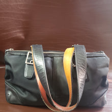 Load image into Gallery viewer, Online Vintage Shop, Vintage Clothing Boutique, Vintage, Women's Clothing, Seconhand, Distressed Vintage Designs, Sustainable Fashion