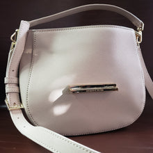 Load image into Gallery viewer, Online Vintage Shop, Vintage Clothing Boutique, Vintage, Women's Clothing, Seconhand, Distressed Vintage Designs, Sustainable Fashion