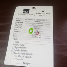 Load image into Gallery viewer, Online Vintage Shop, Vintage Clothing Boutique, Vintage, Women's Clothing, Seconhand, Distressed Vintage Designs, Sustainable Fashion