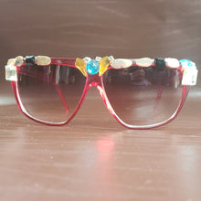 Load image into Gallery viewer, Online Vintage Shop, Vintage Clothing Boutique, Vintage, Women's Clothing, Seconhand, Distressed Vintage Designs, Sustainable Fashion