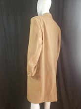 Load image into Gallery viewer, Online Vintage Shop, Vintage Clothing Boutique, Vintage, Women's Clothing, Seconhand, Distressed Vintage Designs, Sustainable Fashion