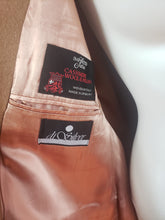 Load image into Gallery viewer, Online Vintage Shop, Vintage Clothing Boutique, Vintage, Women's Clothing, Seconhand, Distressed Vintage Designs, Sustainable Fashion