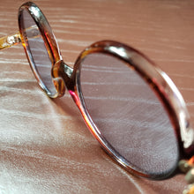 Load image into Gallery viewer, Online Vintage Shop, Vintage Clothing Boutique, Vintage, Women's Clothing, Seconhand, Distressed Vintage Designs, Sustainable Fashion