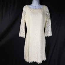 Load image into Gallery viewer, Online Vintage Shop, Vintage Clothing Boutique, Vintage, Women's Clothing, Seconhand, Distressed Vintage Designs, Sustainable Fashion