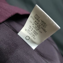 Load image into Gallery viewer, Online Vintage Shop, Vintage Clothing Boutique, Vintage, Women's Clothing, Seconhand, Distressed Vintage Designs, Sustainable Fashion