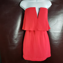 Load image into Gallery viewer, Online Vintage Shop, Vintage Clothing Boutique, Vintage, Women's Clothing, Seconhand, Distressed Vintage Designs, Sustainable Fashion