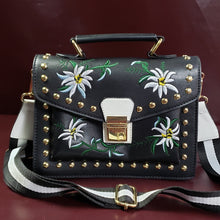 Load image into Gallery viewer, Online Vintage Shop, Vintage Clothing Boutique, Vintage, Women's Clothing, Seconhand, Distressed Vintage Designs, Sustainable Fashion