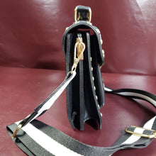 Load image into Gallery viewer, Online Vintage Shop, Vintage Clothing Boutique, Vintage, Women's Clothing, Seconhand, Distressed Vintage Designs, Sustainable Fashion