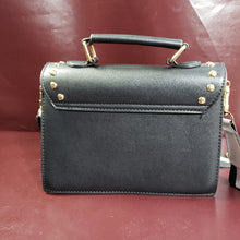 Load image into Gallery viewer, Online Vintage Shop, Vintage Clothing Boutique, Vintage, Women's Clothing, Seconhand, Distressed Vintage Designs, Sustainable Fashion