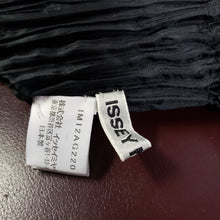 Load image into Gallery viewer, Online Vintage Shop, Vintage Clothing Boutique, Vintage, Women's Clothing, Seconhand, Distressed Vintage Designs, Sustainable Fashion