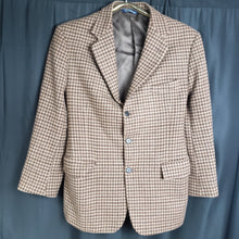 Load image into Gallery viewer, Online Vintage Shop, Vintage Clothing Boutique, Vintage, Women's Clothing, Seconhand, Distressed Vintage Designs, Sustainable Fashion