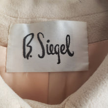 Load image into Gallery viewer, Online Vintage Shop, Vintage Clothing Boutique, Vintage, Women's Clothing, Seconhand, Distressed Vintage Designs, Sustainable Fashion