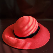 Load image into Gallery viewer, Online Vintage Shop, Vintage Clothing Boutique, Vintage, Women's Clothing, Seconhand, Distressed Vintage Designs, Sustainable Fashion