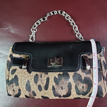 Load image into Gallery viewer, Online Vintage Shop, Vintage Clothing Boutique, Vintage, Women's Clothing, Seconhand, Distressed Vintage Designs, Sustainable Fashion