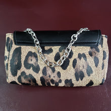 Load image into Gallery viewer, Online Vintage Shop, Vintage Clothing Boutique, Vintage, Women's Clothing, Seconhand, Distressed Vintage Designs, Sustainable Fashion