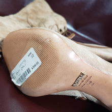 Load image into Gallery viewer, Online Vintage Shop, Vintage Clothing Boutique, Vintage, Women's Clothing, Seconhand, Distressed Vintage Designs, Sustainable Fashion