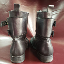 Load image into Gallery viewer, Online Vintage Shop, Vintage Clothing Boutique, Vintage, Women's Clothing, Seconhand, Distressed Vintage Designs, Sustainable Fashion